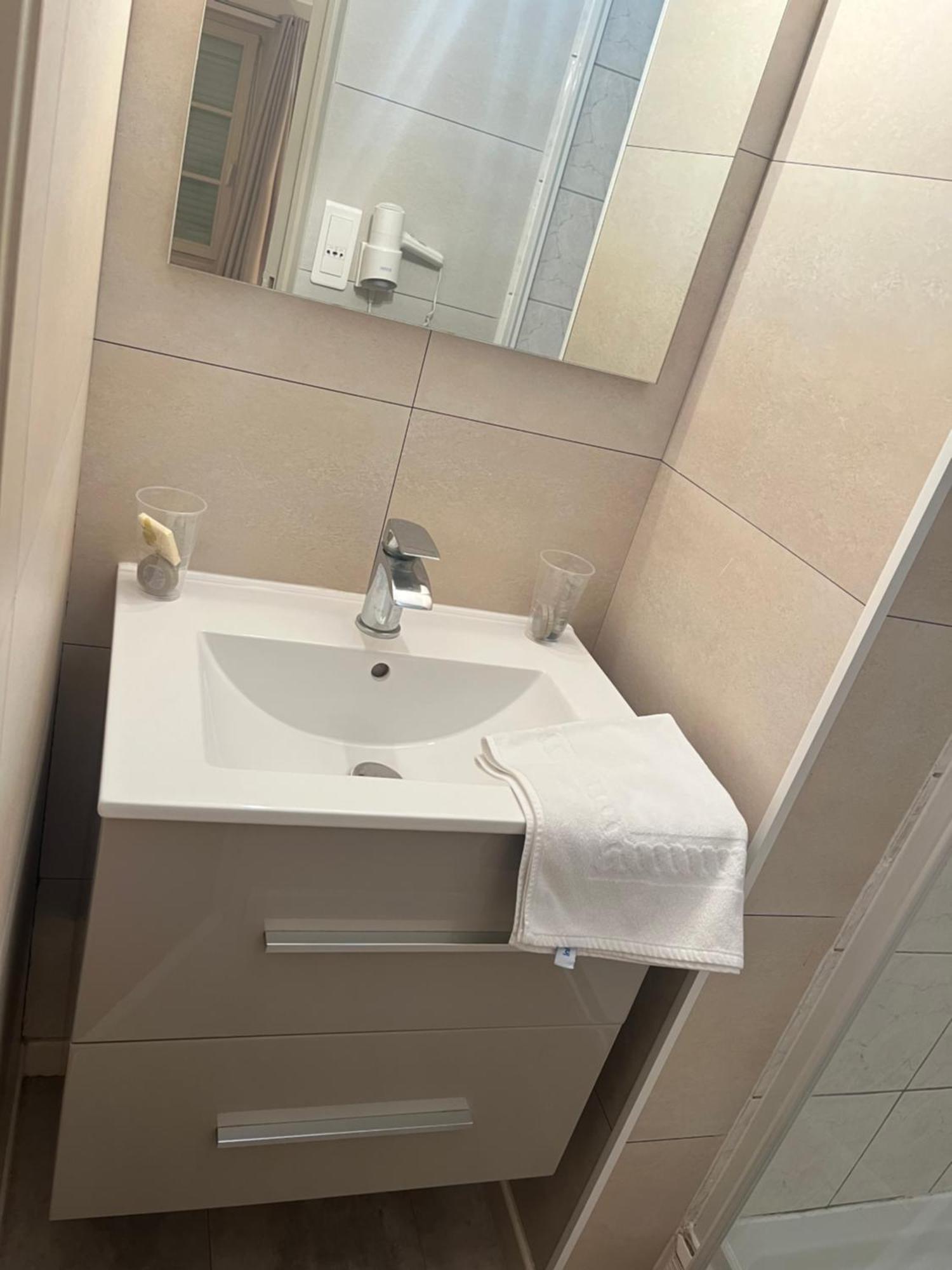 Hotel Le Roosevelt Givet